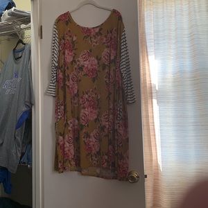 Now N Forever 4x Tunic with Pockets